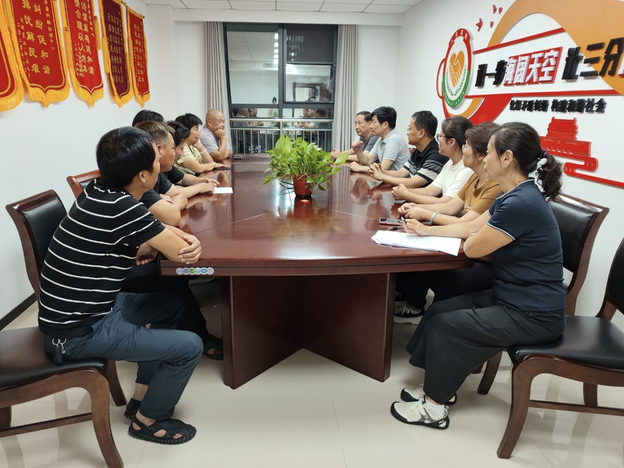 新乡获嘉：“首席”牵头解纠纷 真情调解获民心.jpg